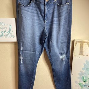 🚨•NWOT•Universal Thread 🧵Mid-Rise Skinny Jeans